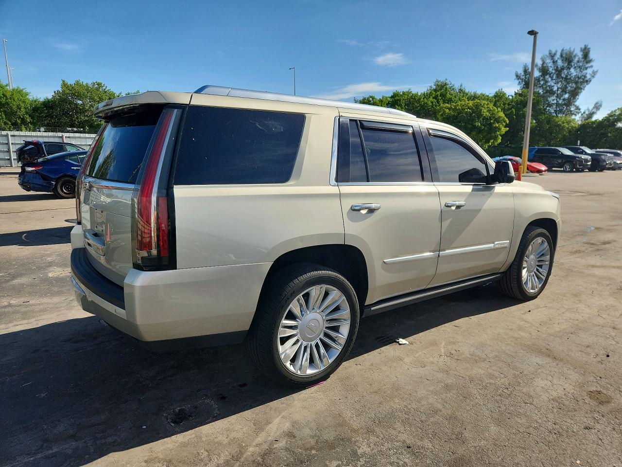 2016 Cadillac Escalade Platinum - Фото 3