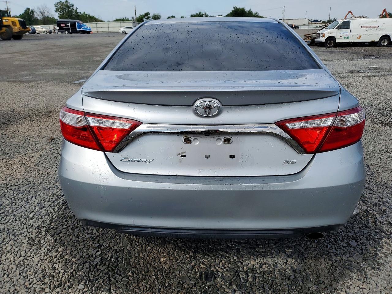 2017 Toyota Camry Se - Image 6