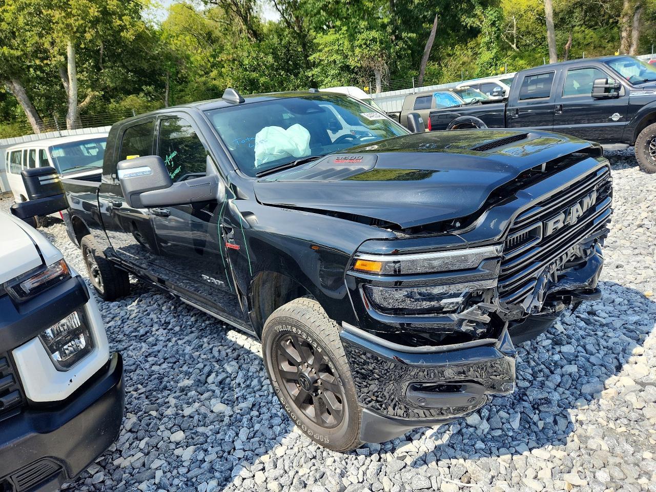 2025 Ram 3500 Laramie - Фото 4