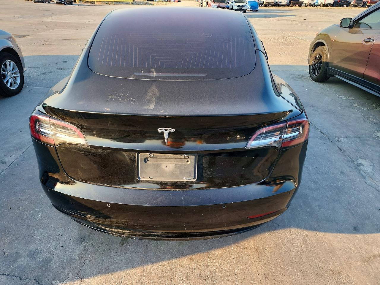 2018 Tesla Model 3 - Фото 6