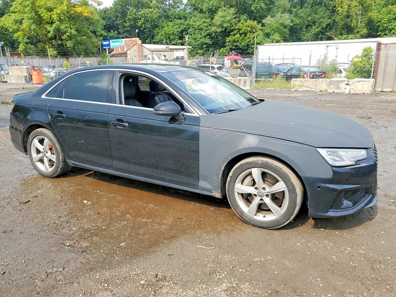2019 Audi A4 Premium - Фото 4