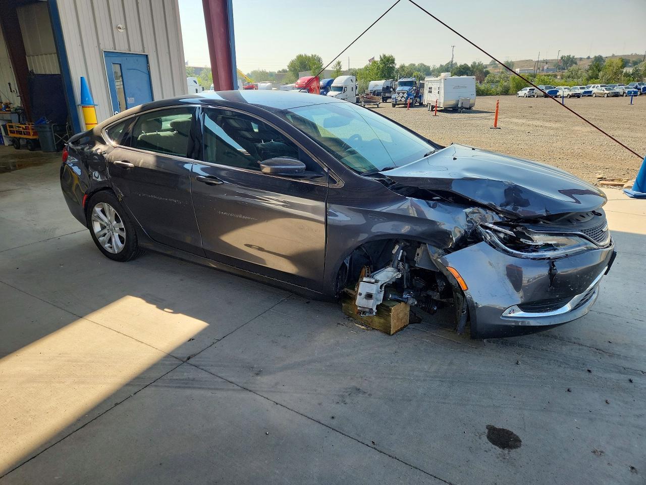 2015 Chrysler 200 Limited - Image 4