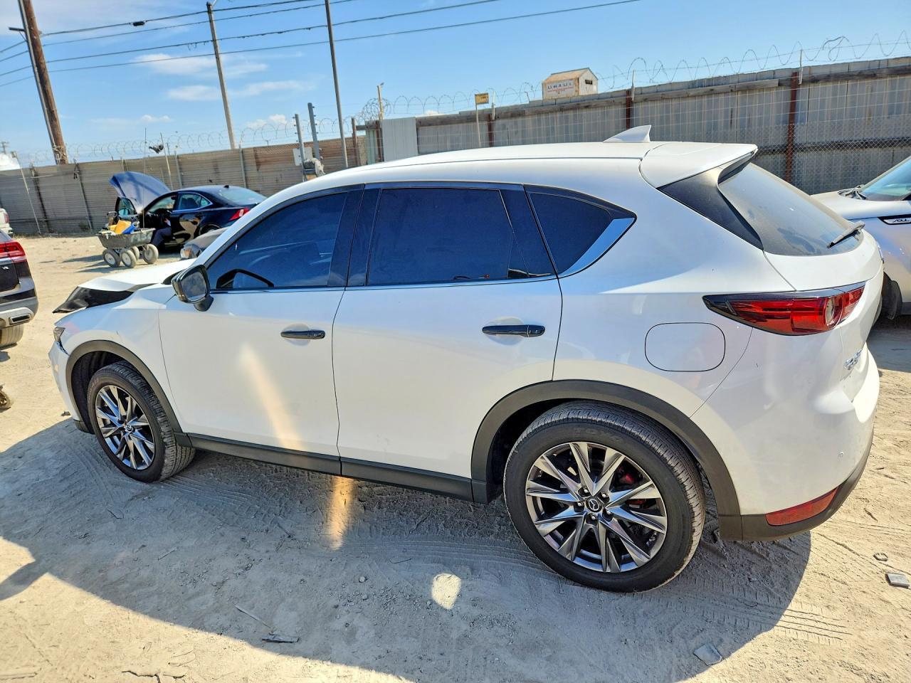 2019 Mazda Cx-5 Signature - Фото 2