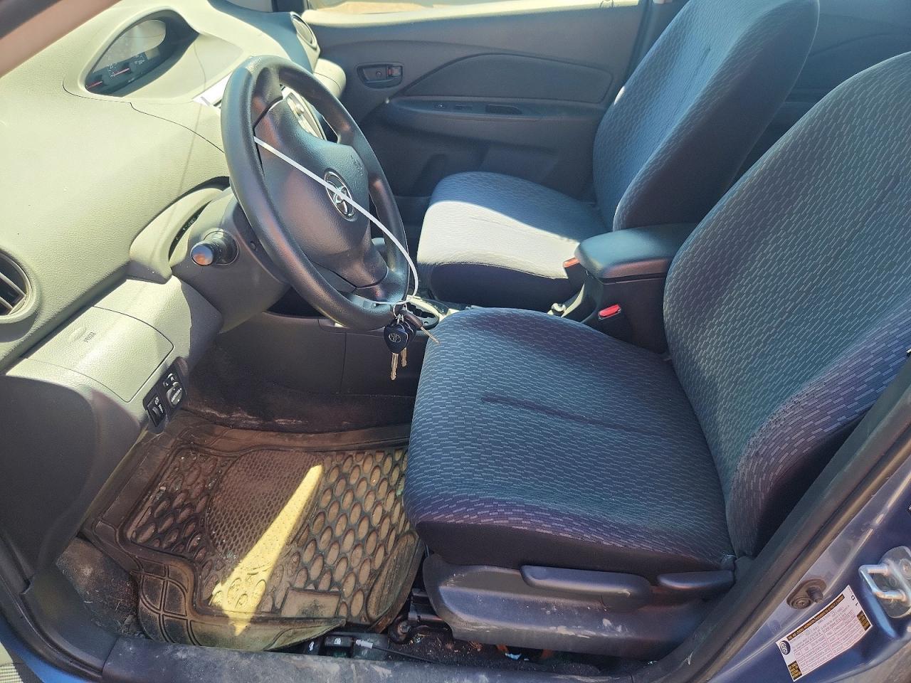 2011 Toyota Yaris Base - Image 7