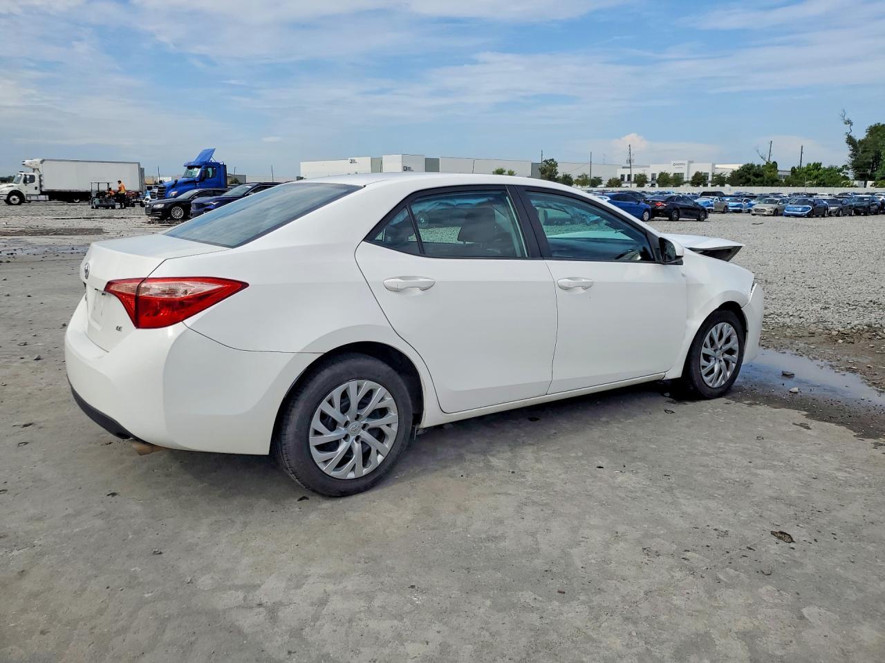 2018 Toyota Corolla Le - Image 3