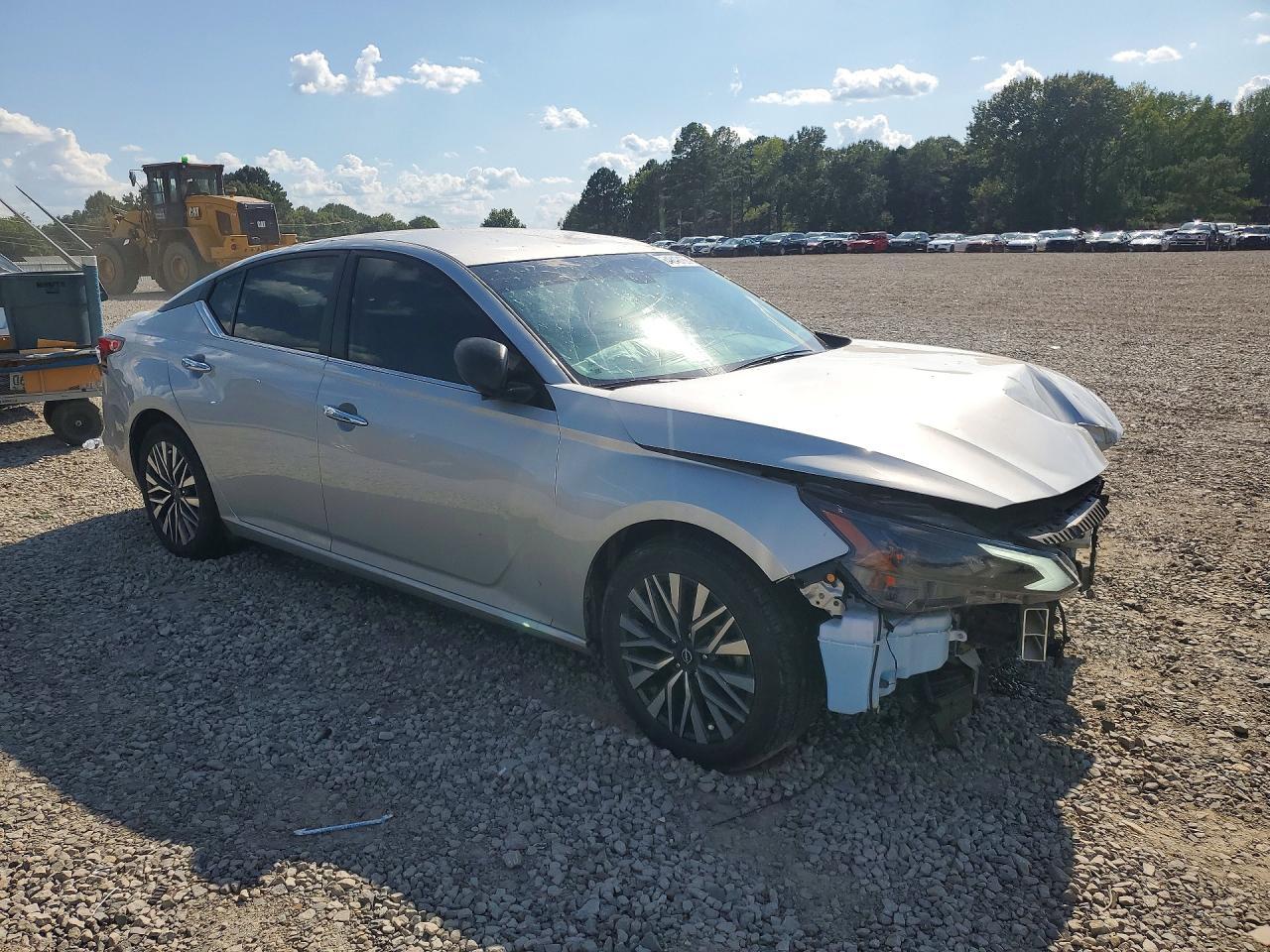 2024 Nissan Altima Sv - Image 4
