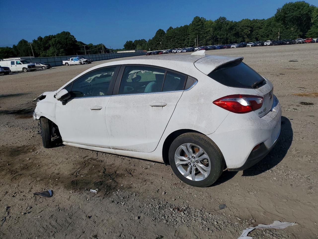 2019 Chevrolet Cruze Lt - Image 2