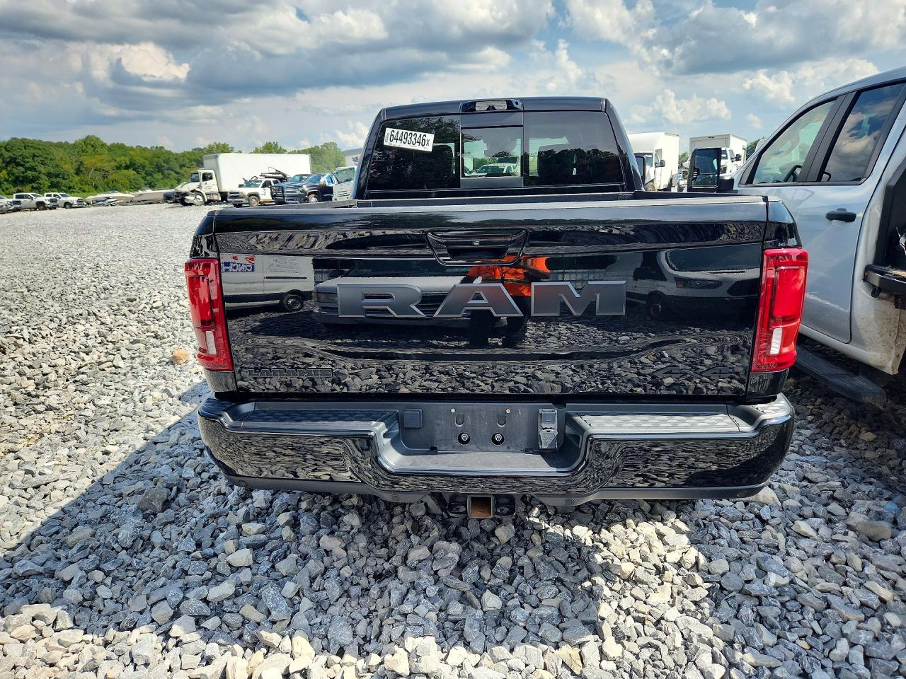 2025 Ram 3500 Laramie - Фото 6
