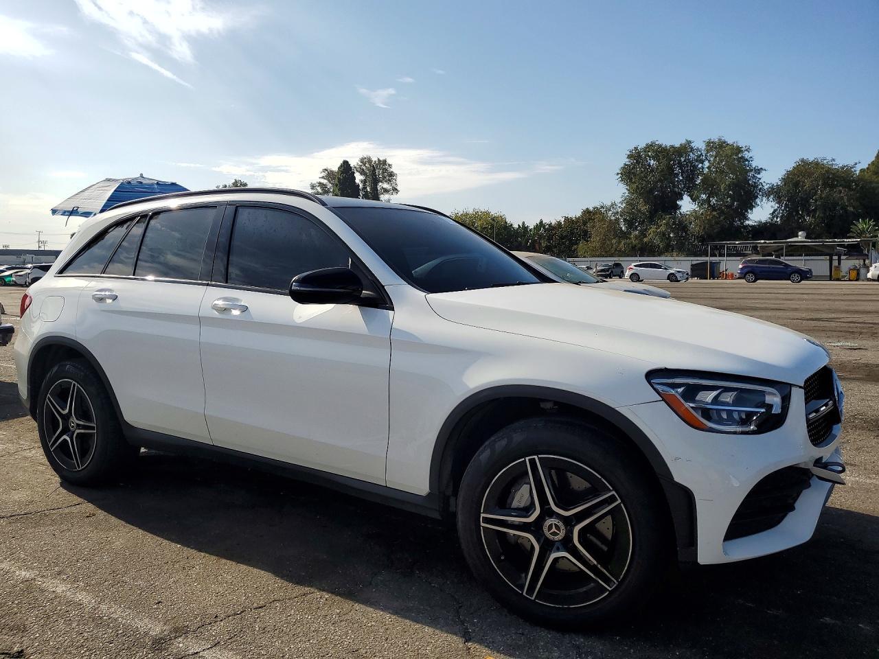 2020 Mercedes-Benz Glc 300 4Matic - Image 4