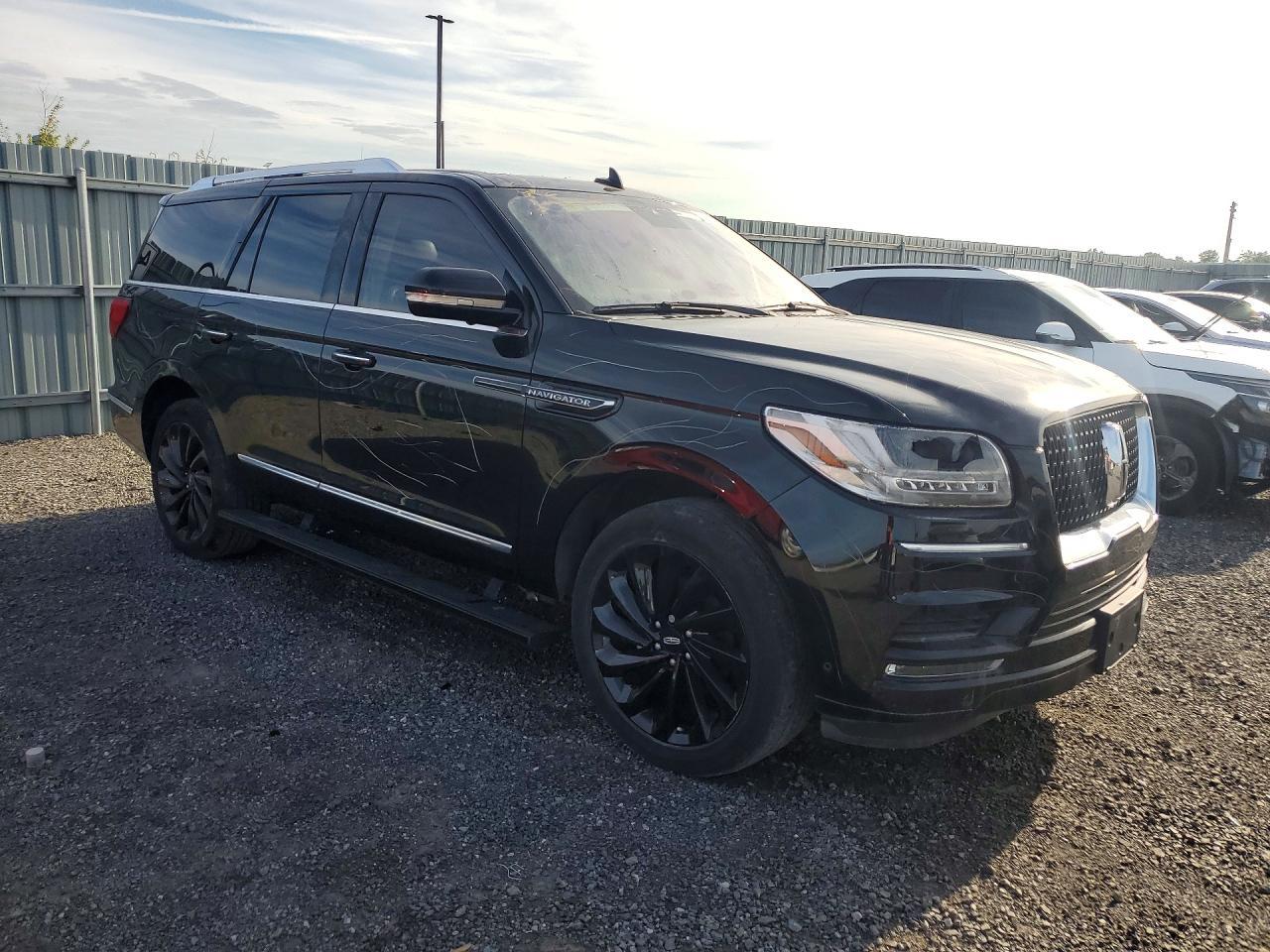2020 Lincoln Navigator Reserve - Image 4