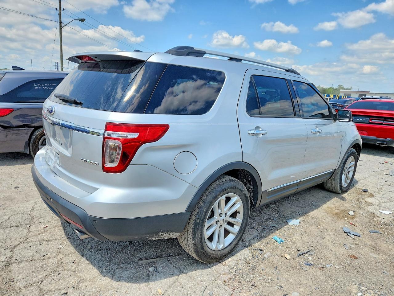 2015 Ford Explorer Xlt - Image 3