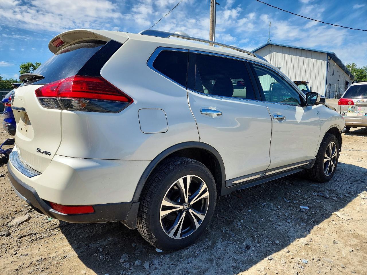 2017 Nissan Rogue Sl - Image 3