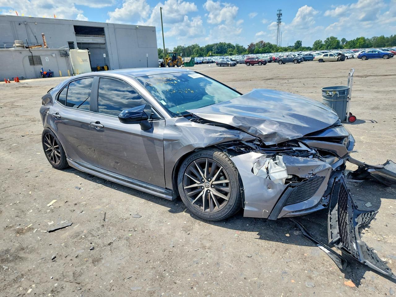 2021 Toyota Camry Se - Фото 4