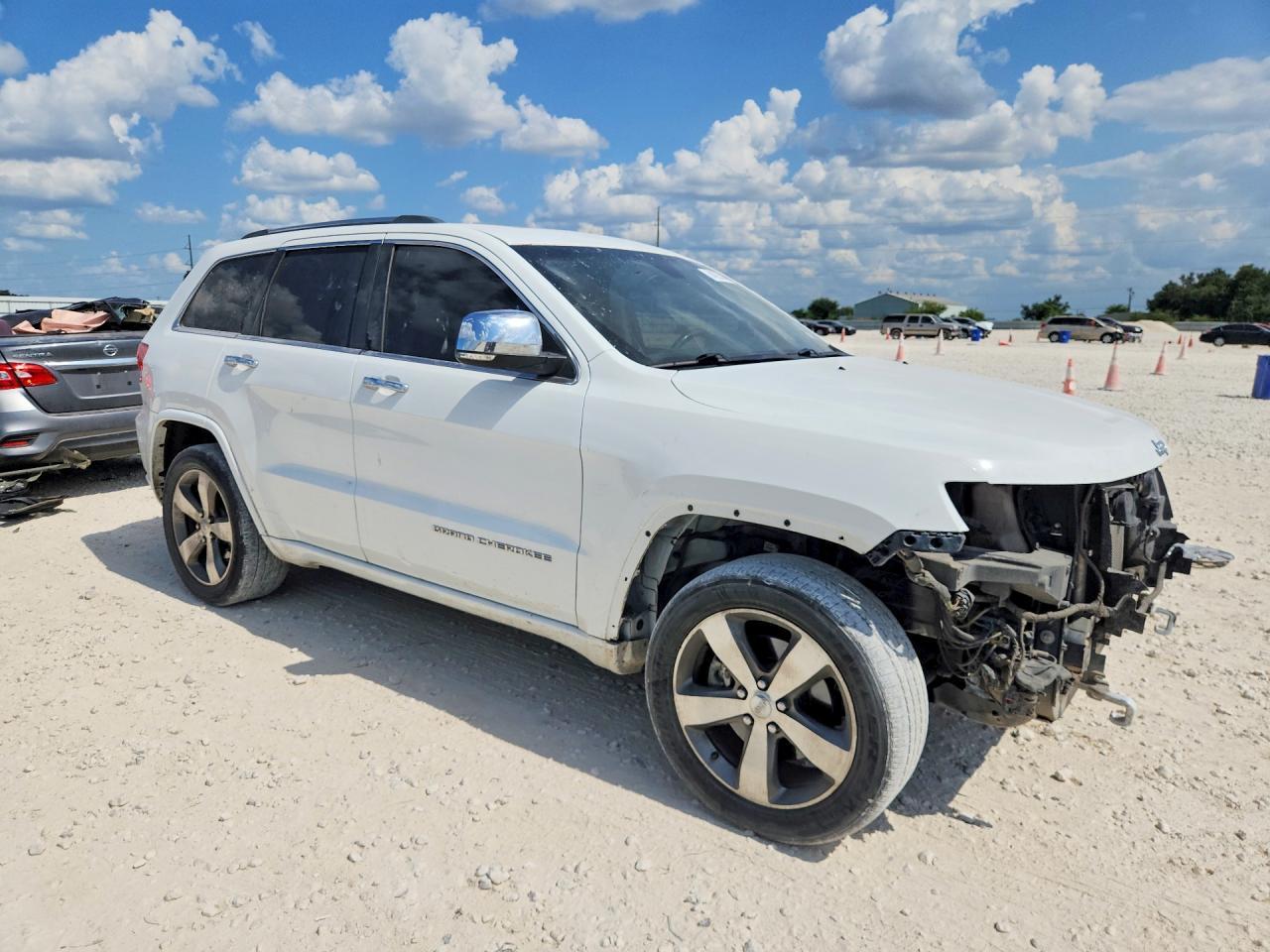 2014 Jeep Grand Cherokee Overland - Image 4
