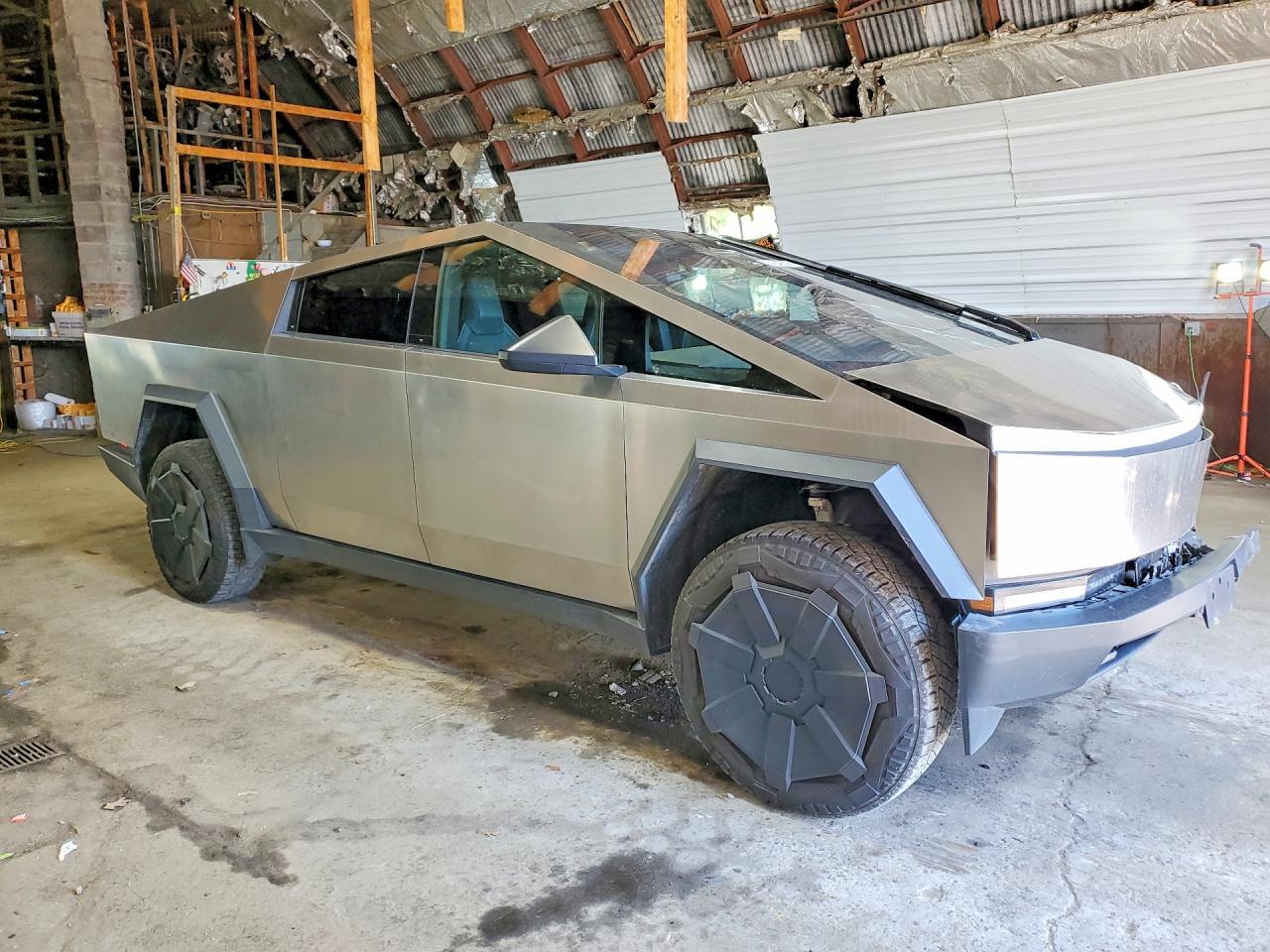 2024 Tesla Cybertruck - Image 4