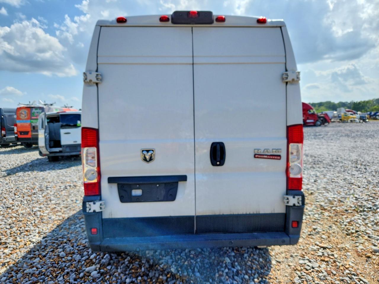 2021 Ram Promaster 2500 Delivery Van - Фото 6