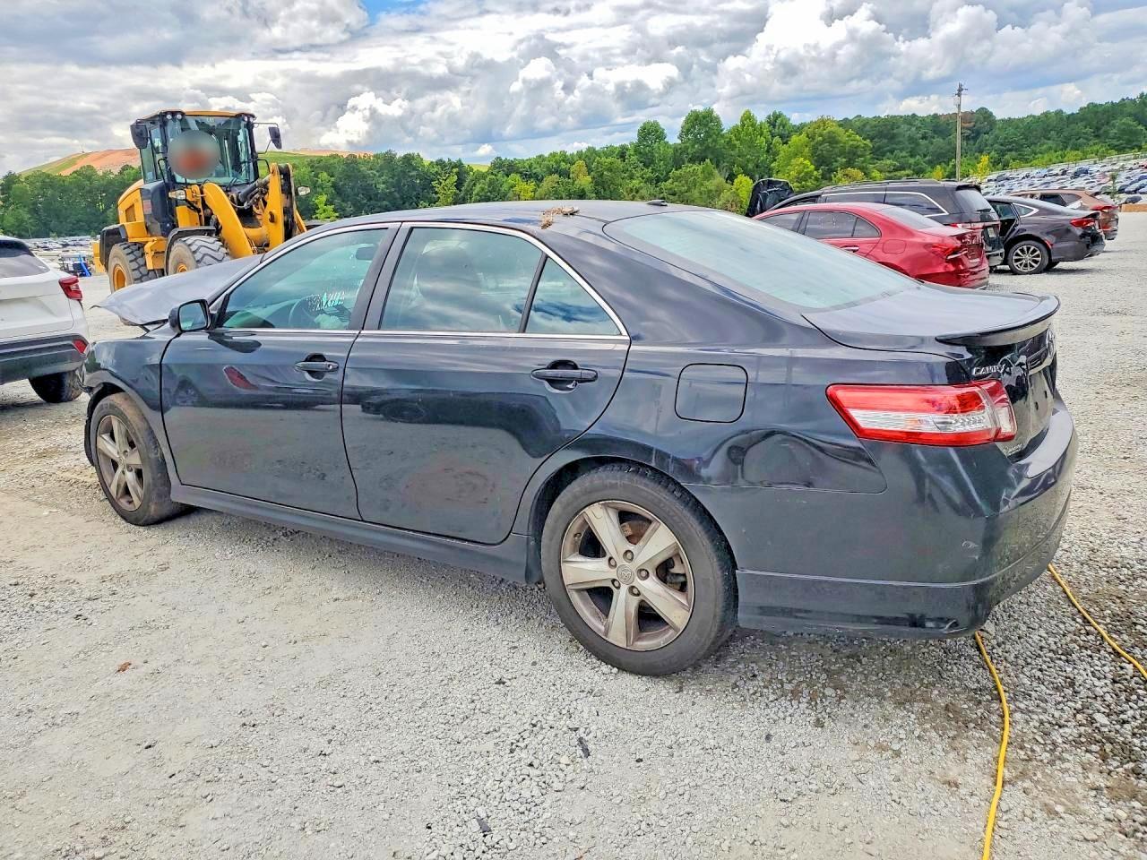 2011 Toyota Camry Se - Фото 2