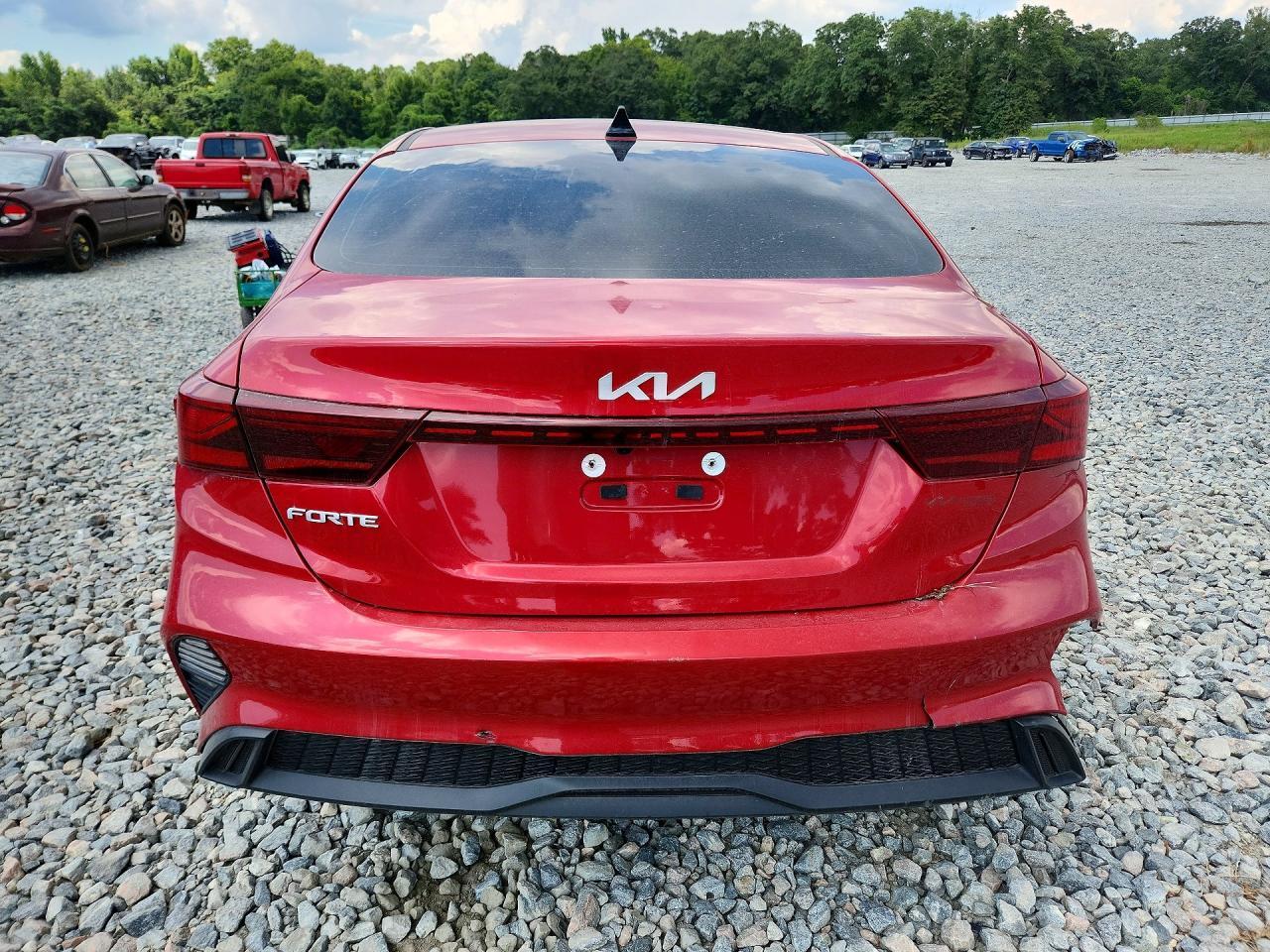 2024 Kia Forte Lxs - Image 6