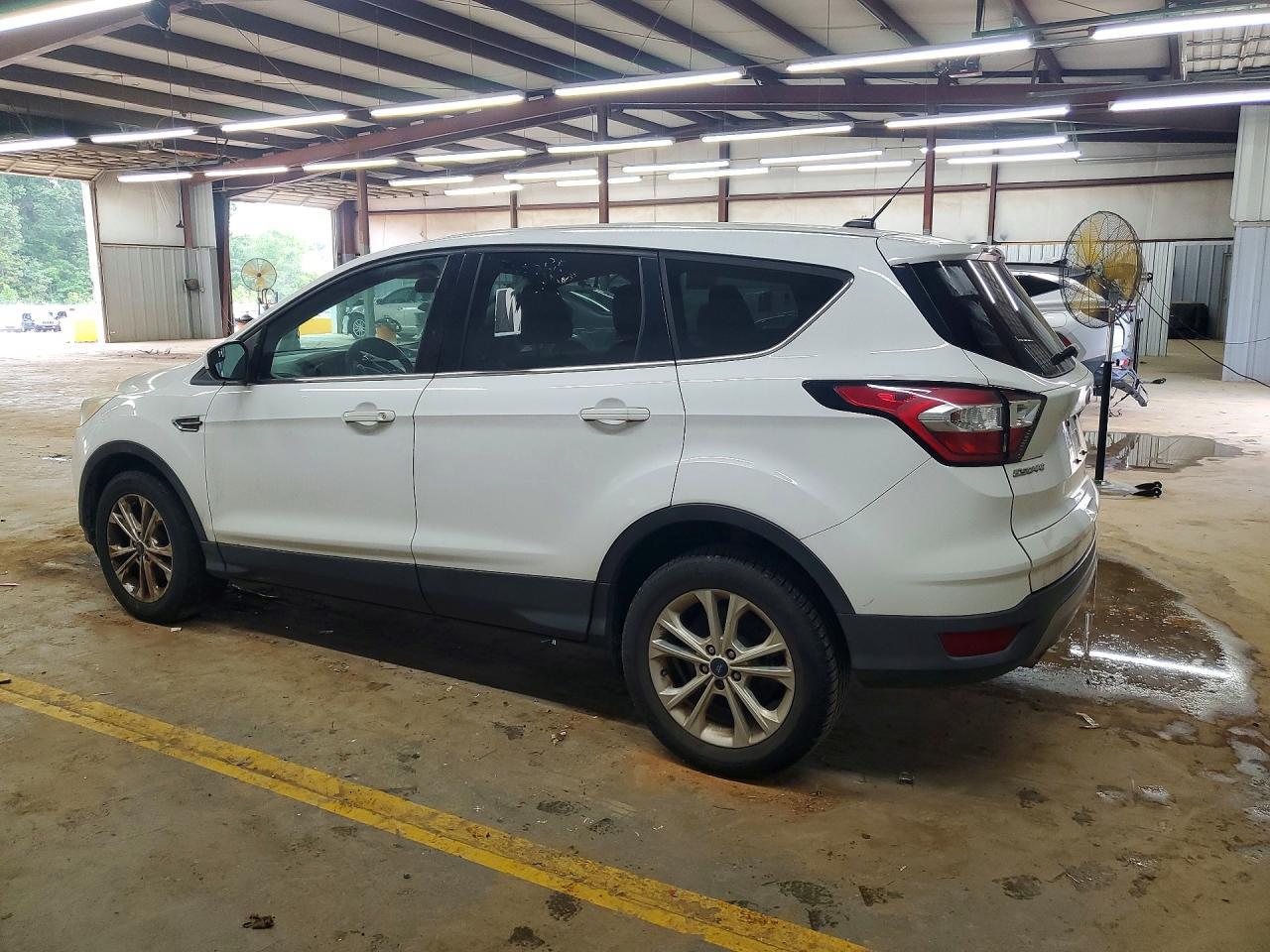 2017 Ford Escape Se - Фото 2