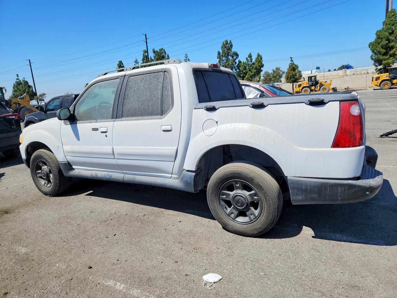 2002 Ford Explorer Sport Trac - Image 2