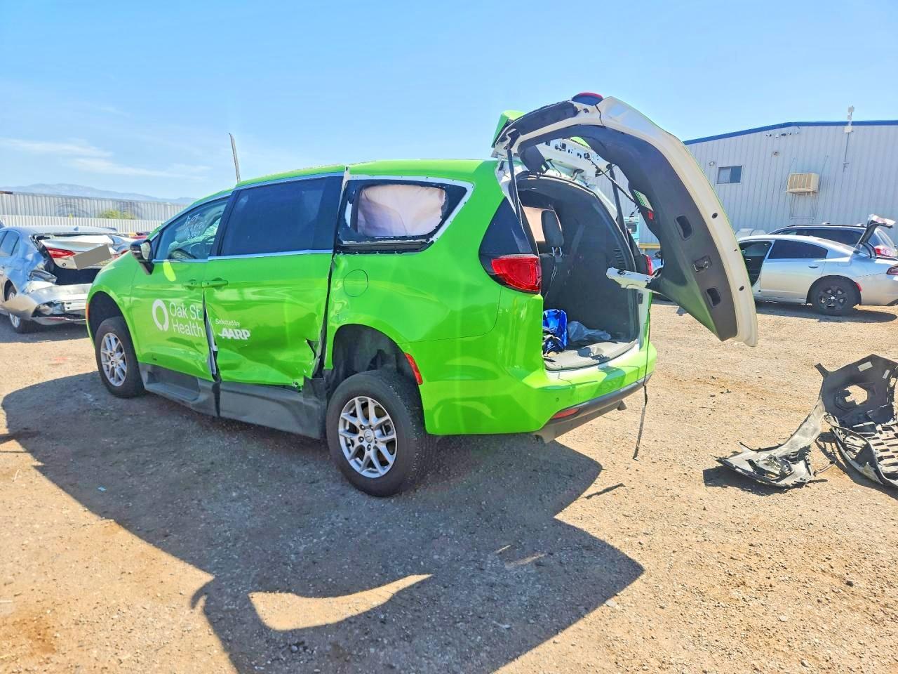 2025 Chrysler Voyager Lx - Фото 2