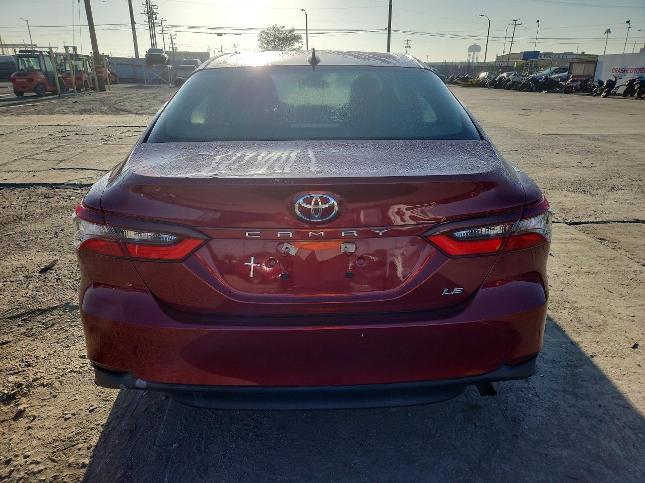 2022 Toyota Camry Le - Фото 6