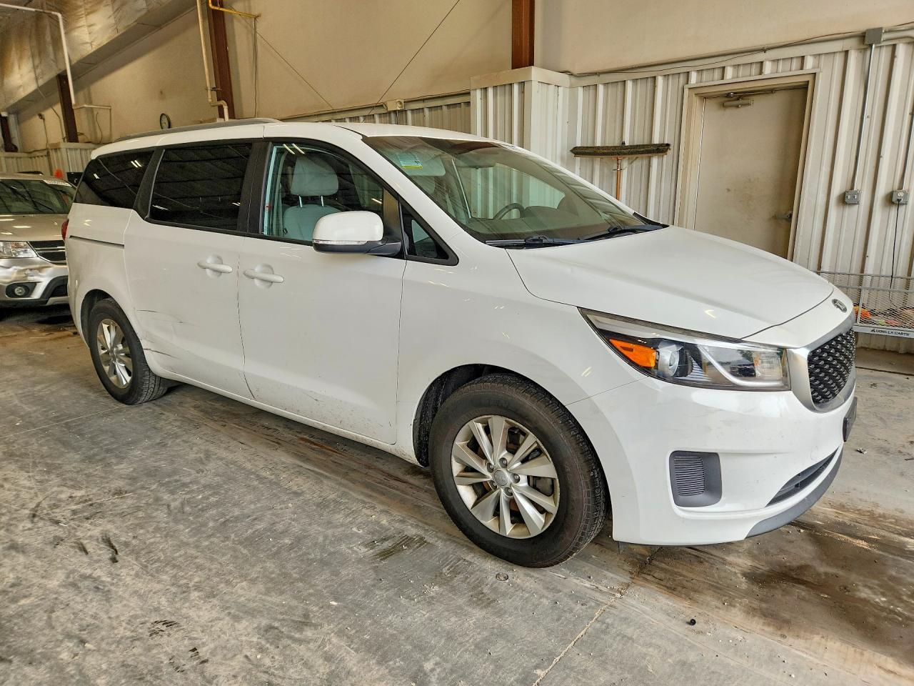 2016 Kia Sedona Lx - Фото 4