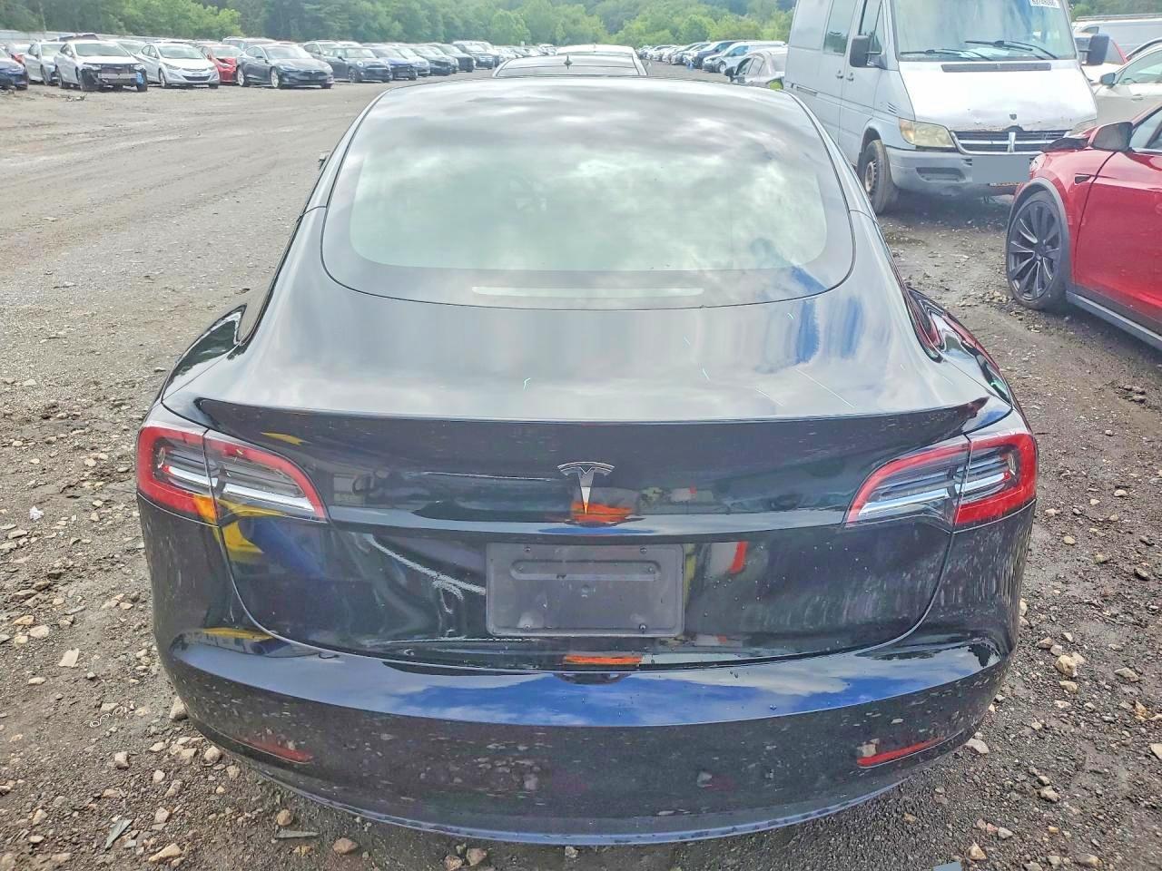 2023 Tesla Model 3 - Фото 6