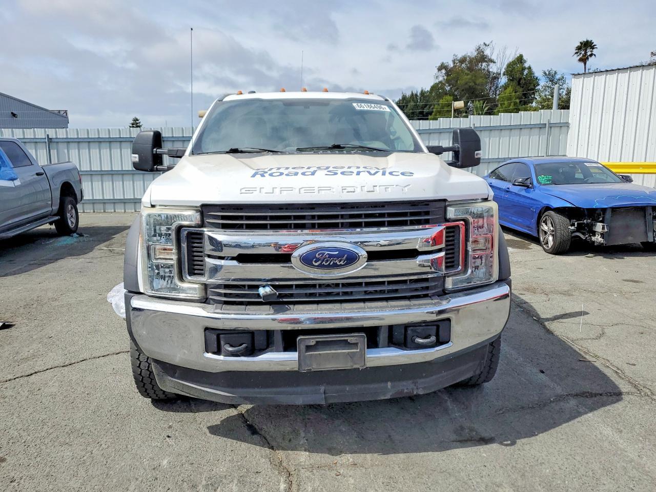 2017 Ford F550 Super - Flatbed Truck - Фото 5