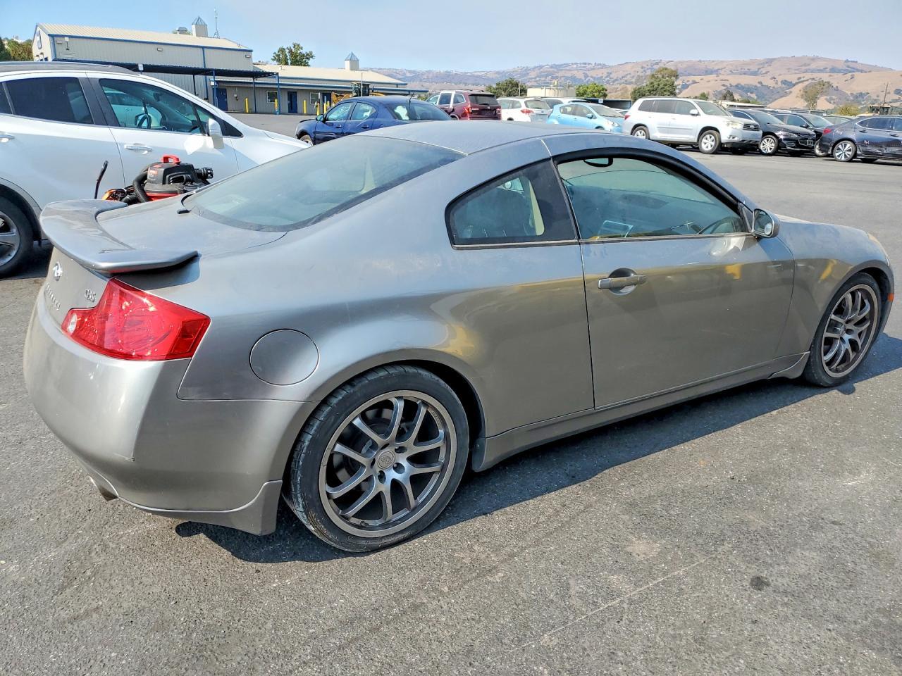 2005 Infiniti G35 Base - Image 3