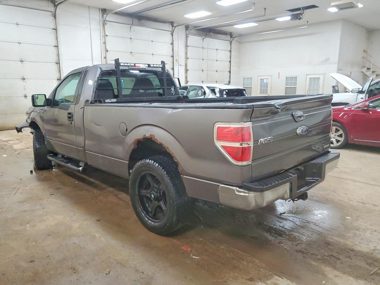 2011 Ford F150 - Фото 2