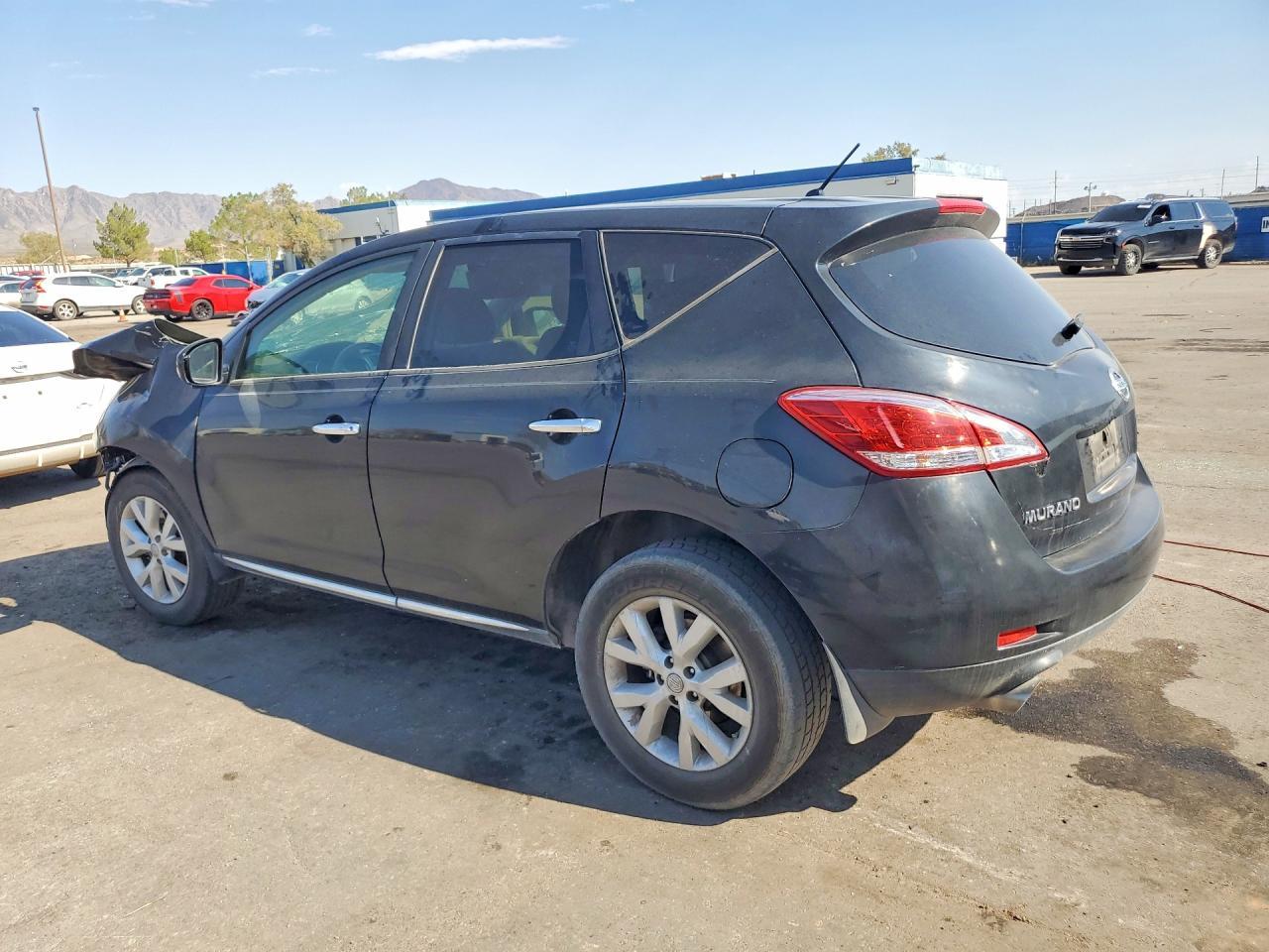 2014 Nissan Murano S - Image 2