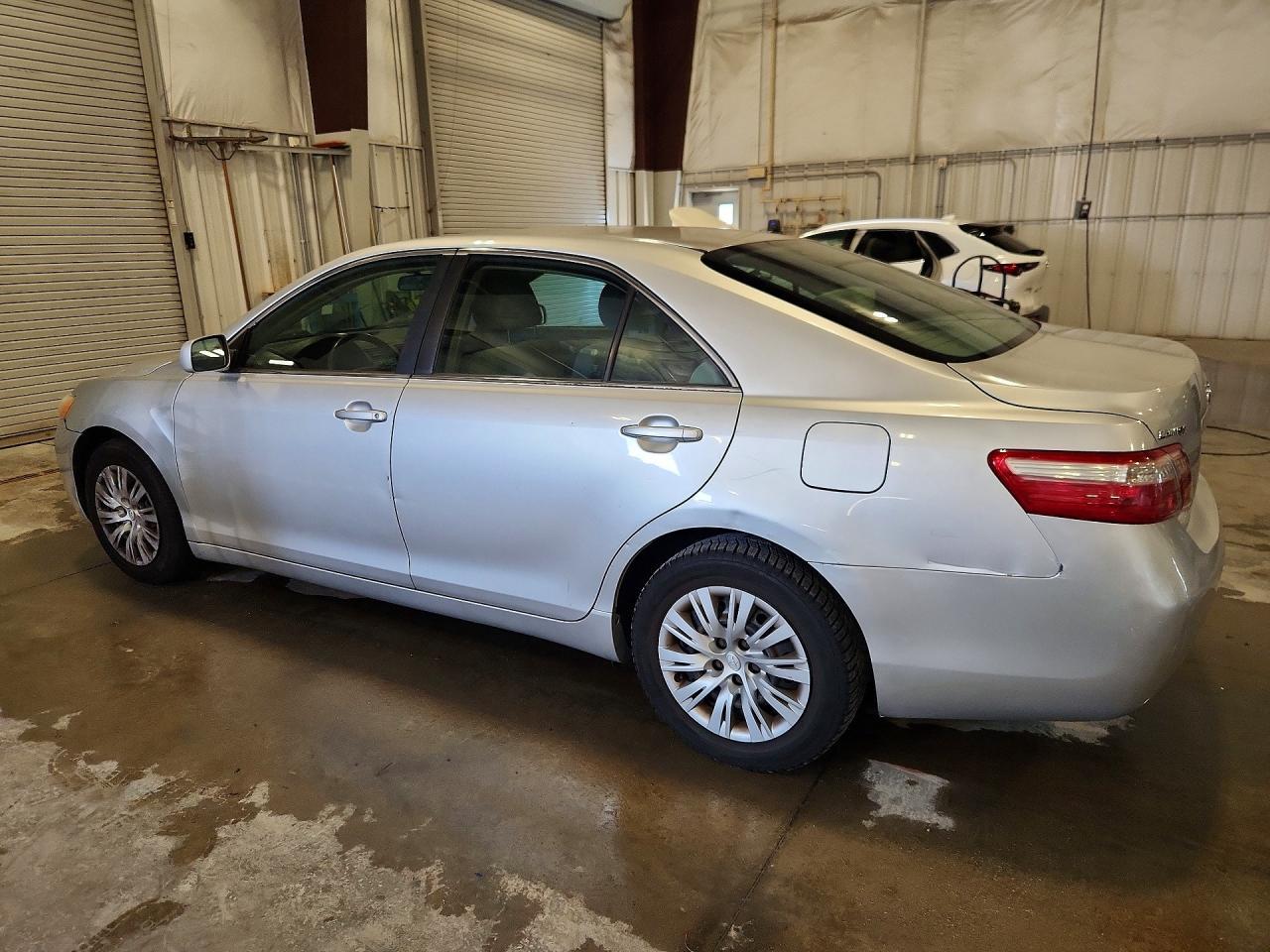 2009 Toyota Camry Le - Image 2