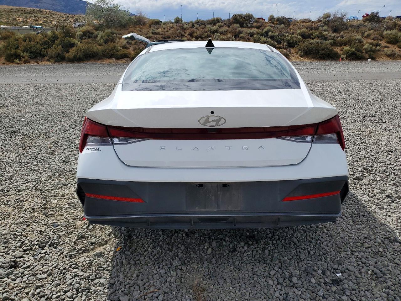 2024 Hyundai Elantra Se - Фото 6