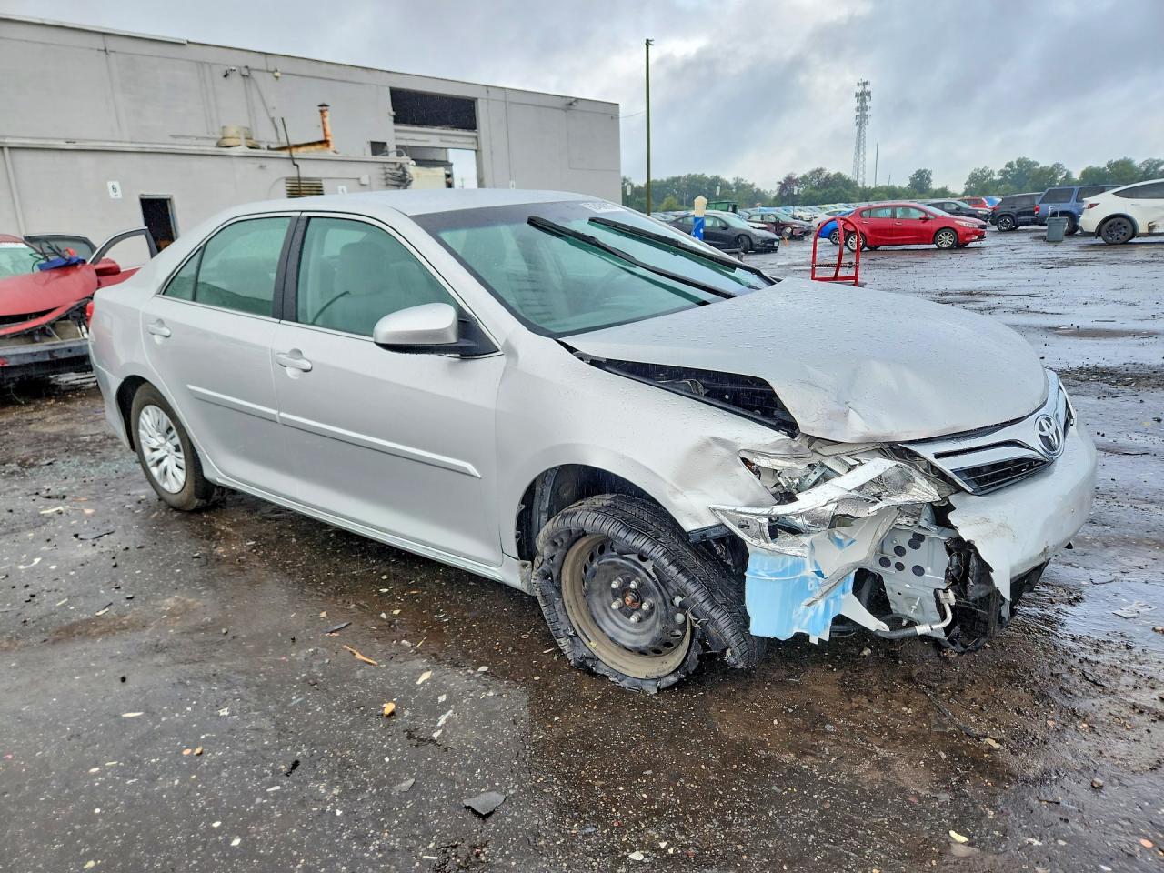 2012 Toyota Camry Le - Image 4