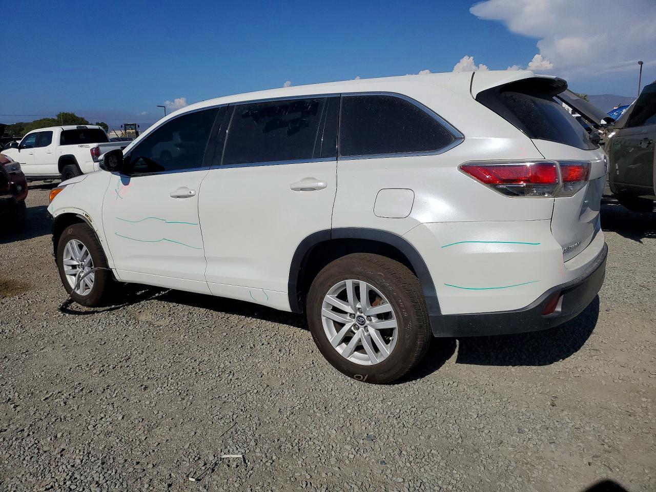 2016 Toyota Highlander Le - Фото 2
