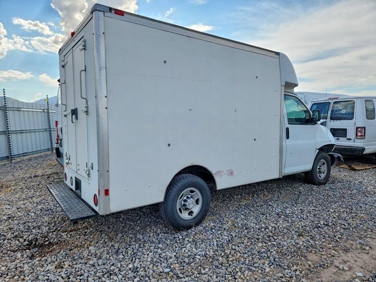2007 Chevrolet Express G3500 - Image 3