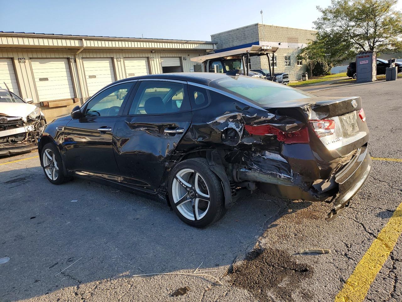 2017 Kia Optima Lx - Фото 2