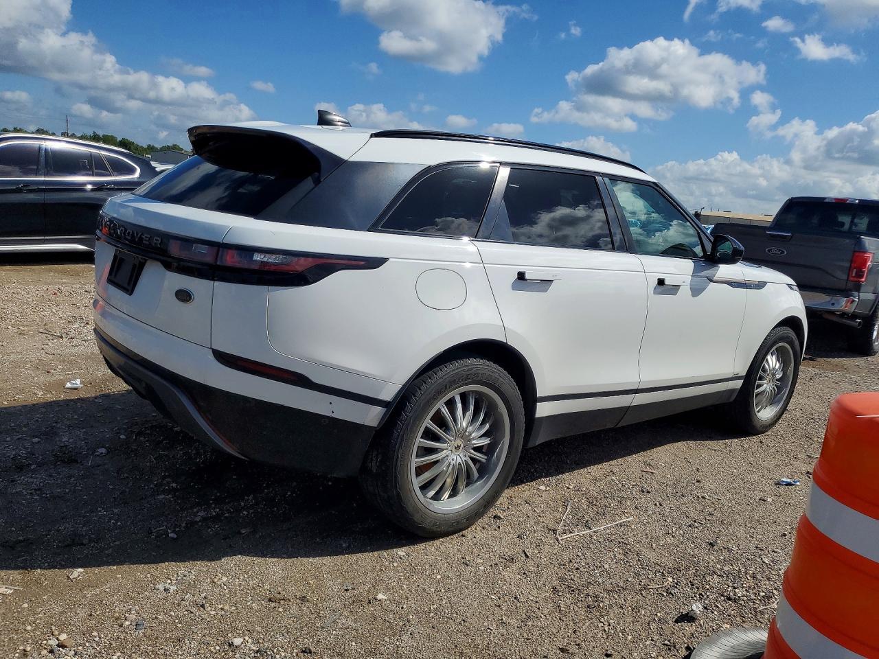 2018 Land Rover Range Rover Velar R-Dynamic Se - Image 3