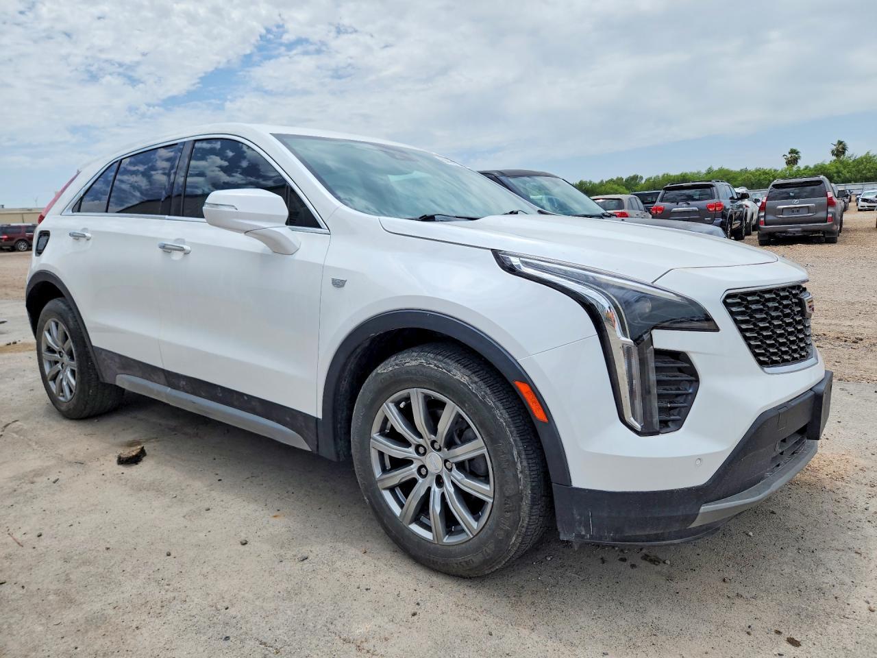 2021 Cadillac Xt4 Premium Luxury - Image 4