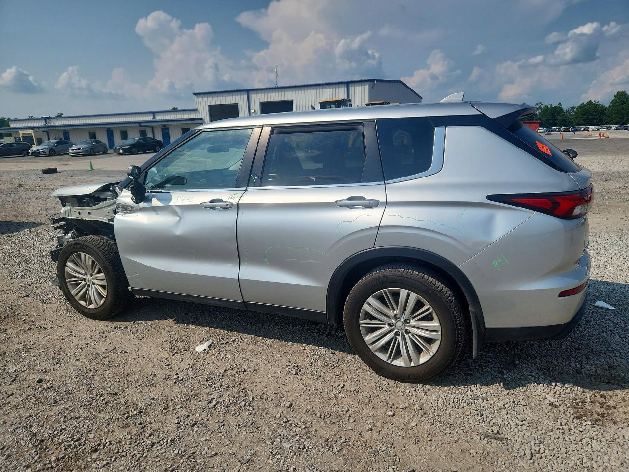 2024 Mitsubishi Outlander Es - Фото 2