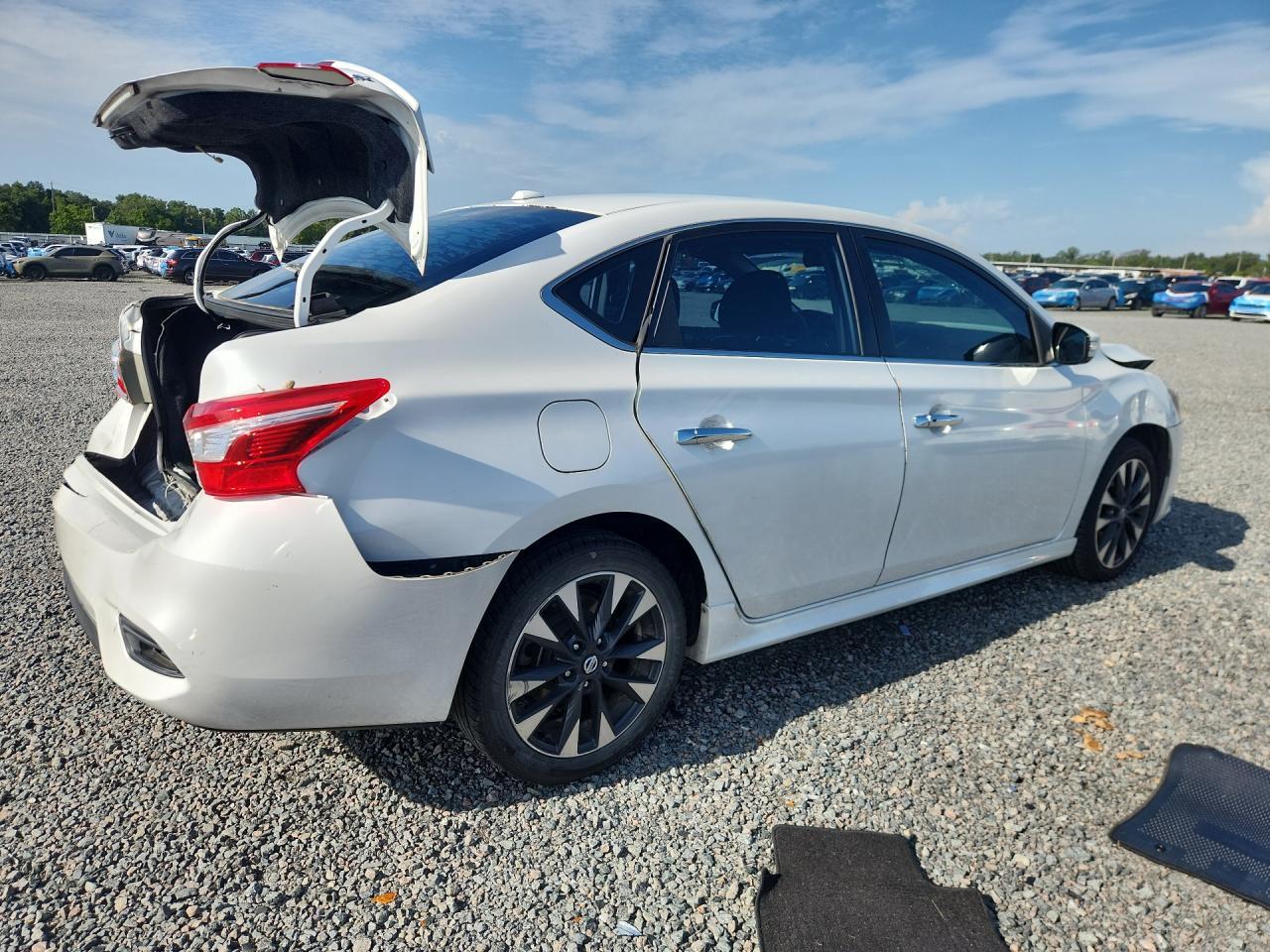 2017 Nissan Sentra Sr - Фото 3