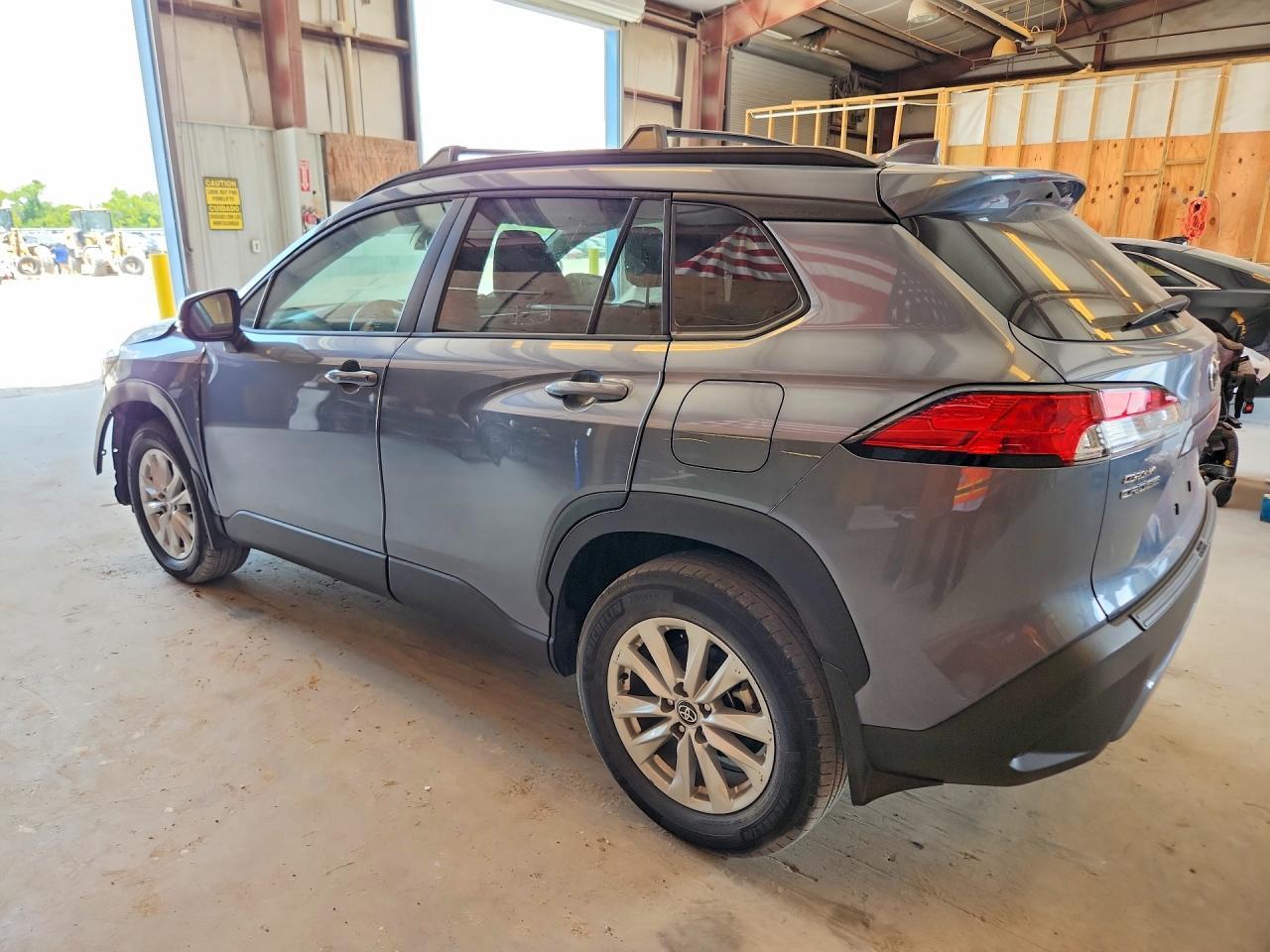 2024 Toyota Corolla Cross Le - Фото 2