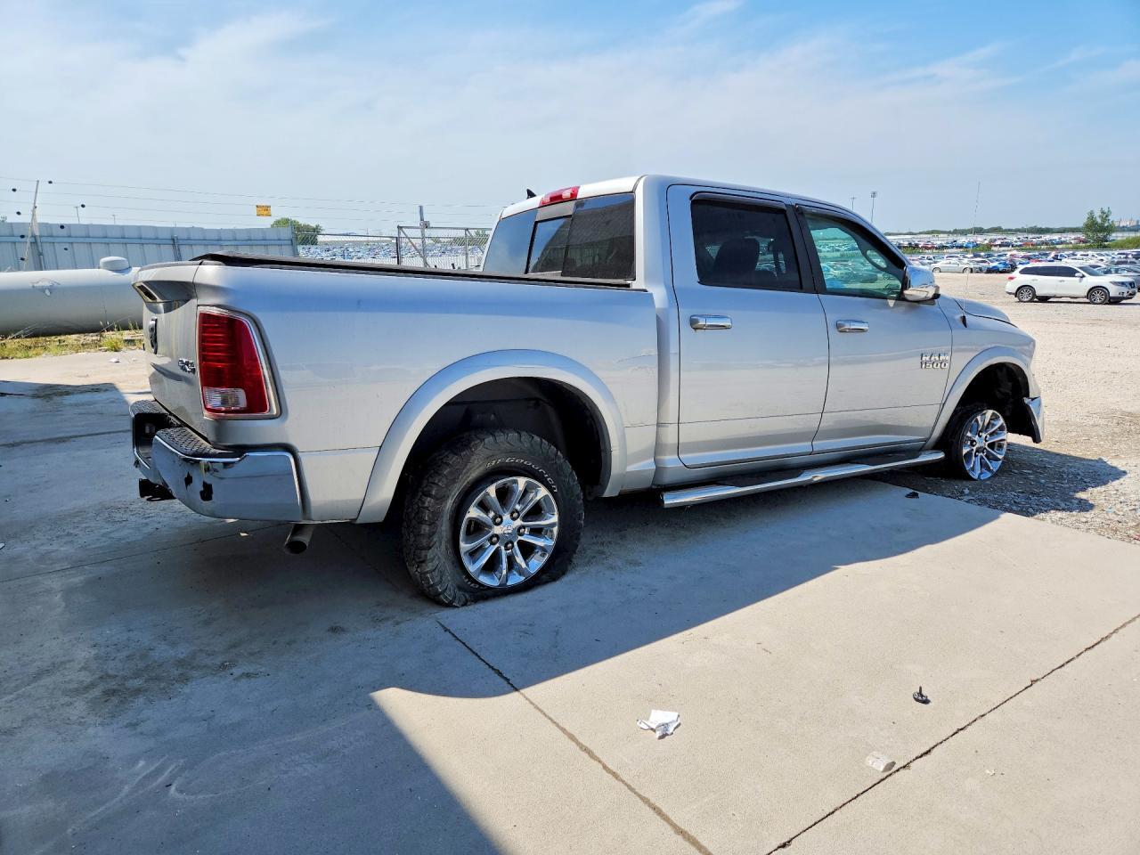 2016 Ram 1500 Laramie - Image 3