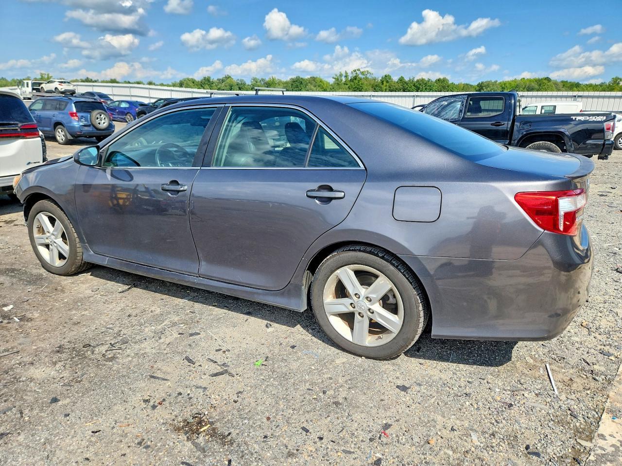 2014 Toyota Camry Se - Фото 2