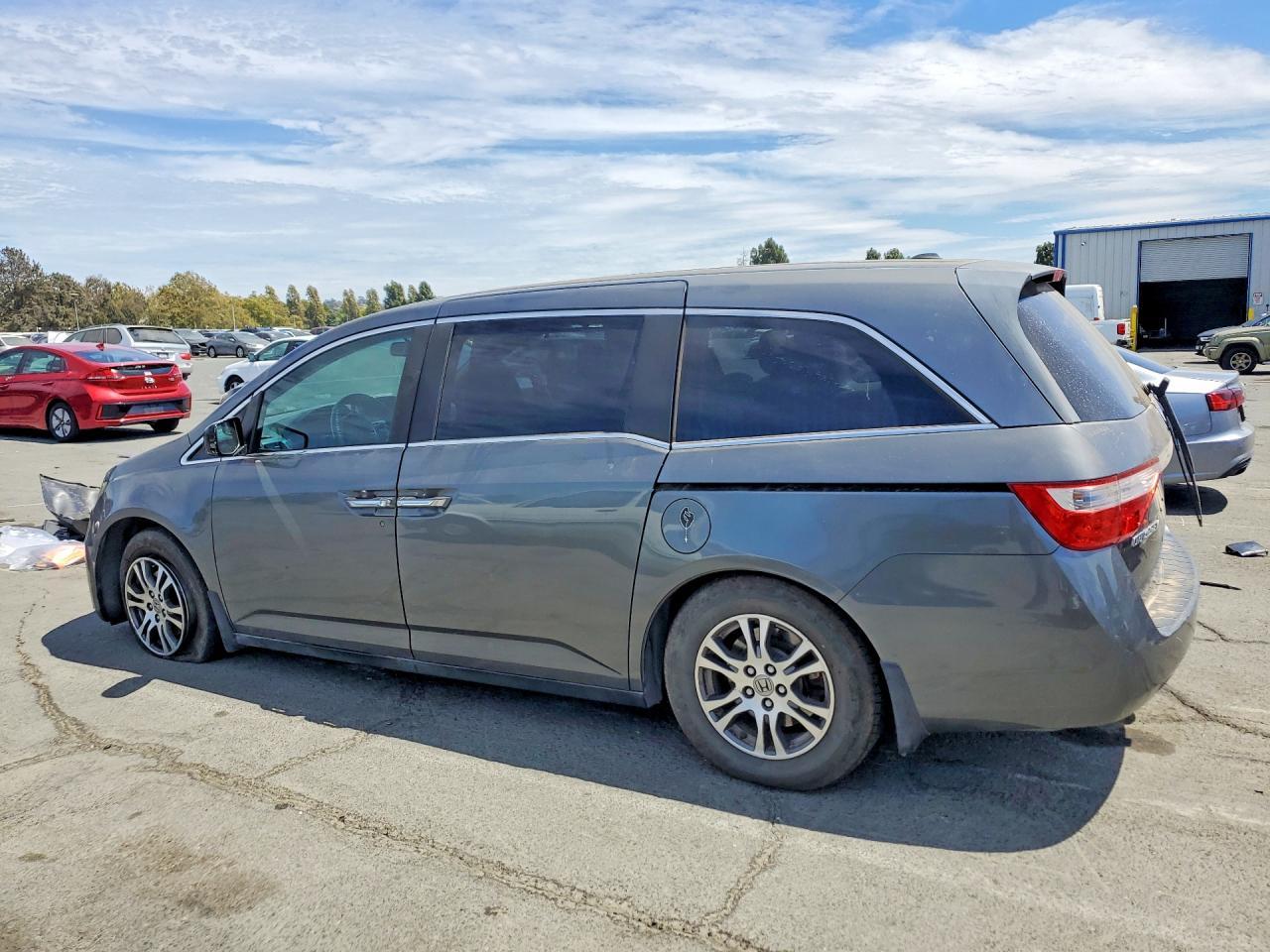 2011 Honda Odyssey Exl - Image 2