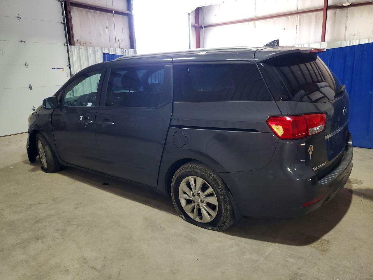 2016 Kia Sedona Lx - Фото 2