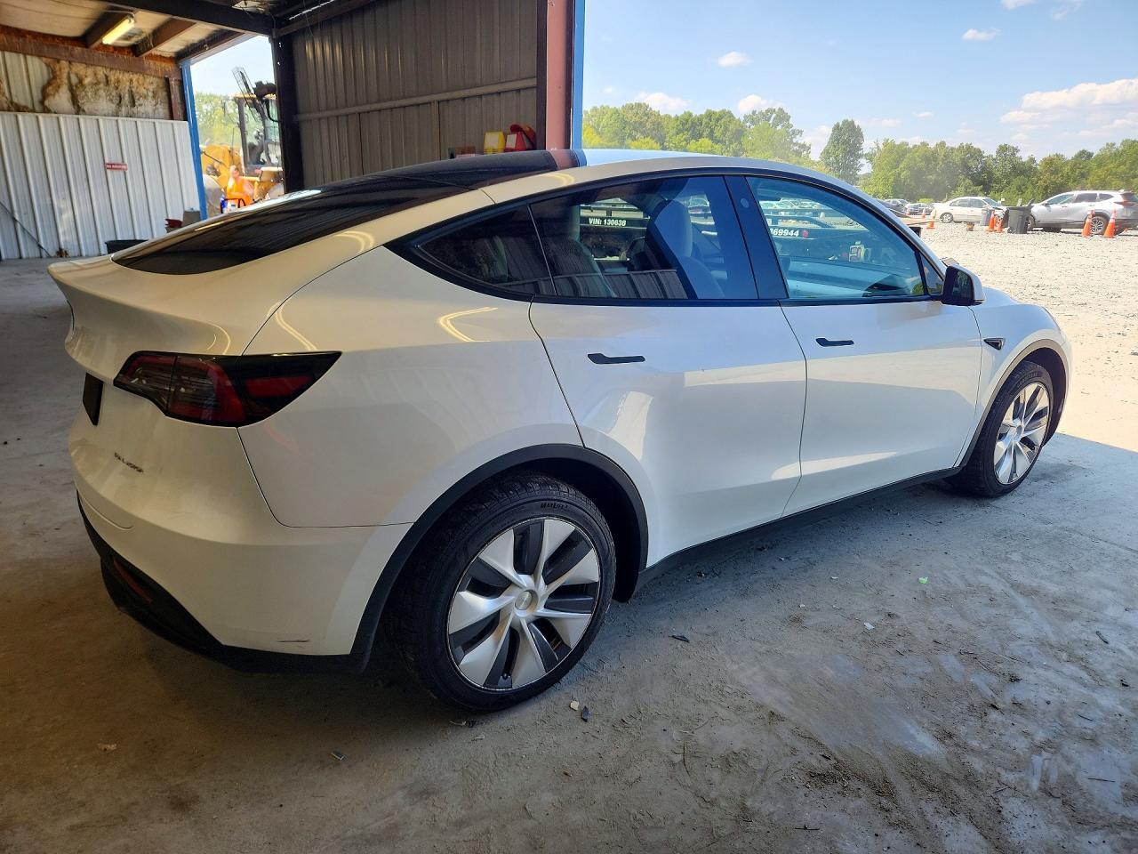 2023 Tesla Model Y - Фото 3