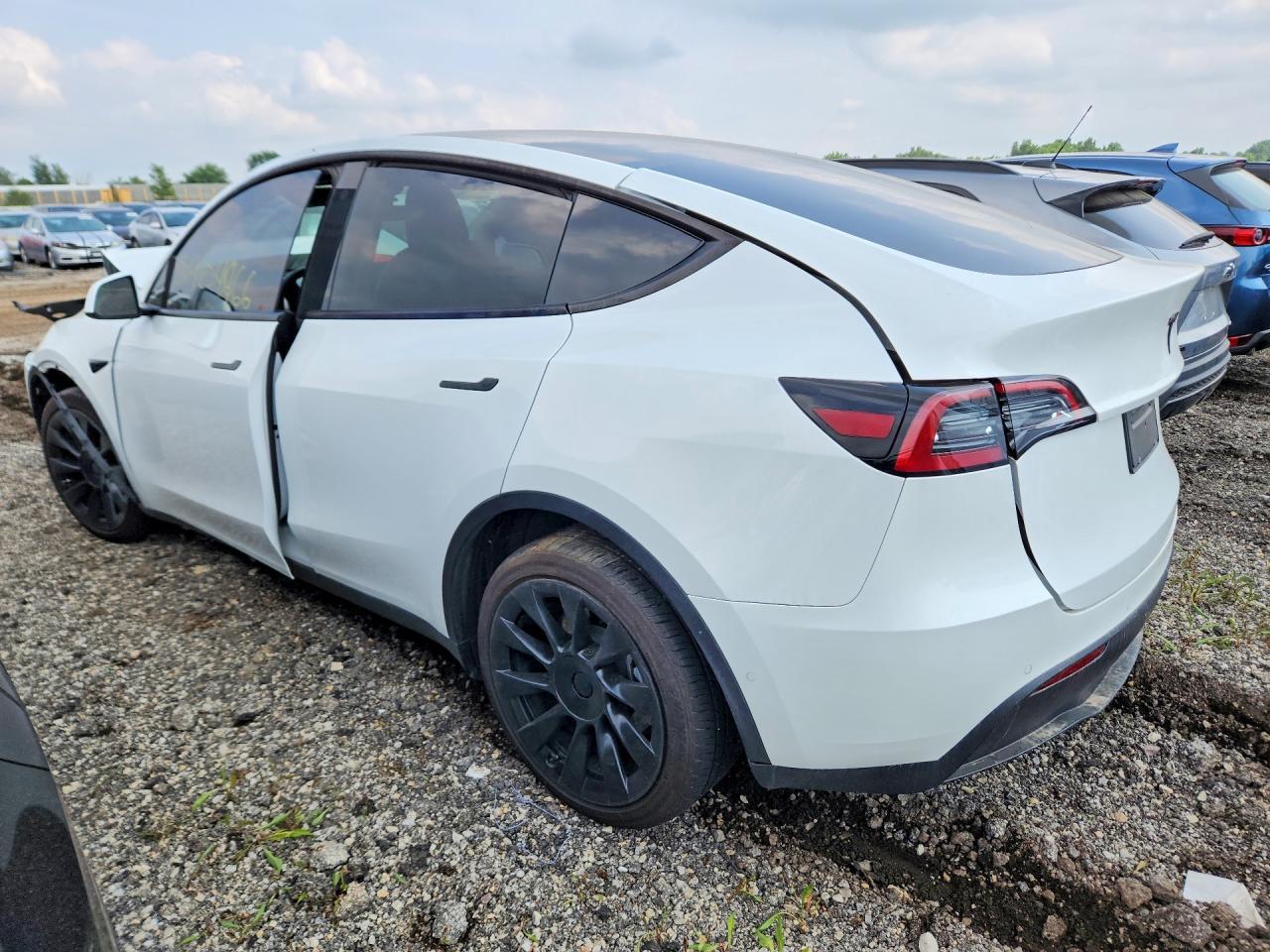 2022 Tesla Model Y - Фото 2