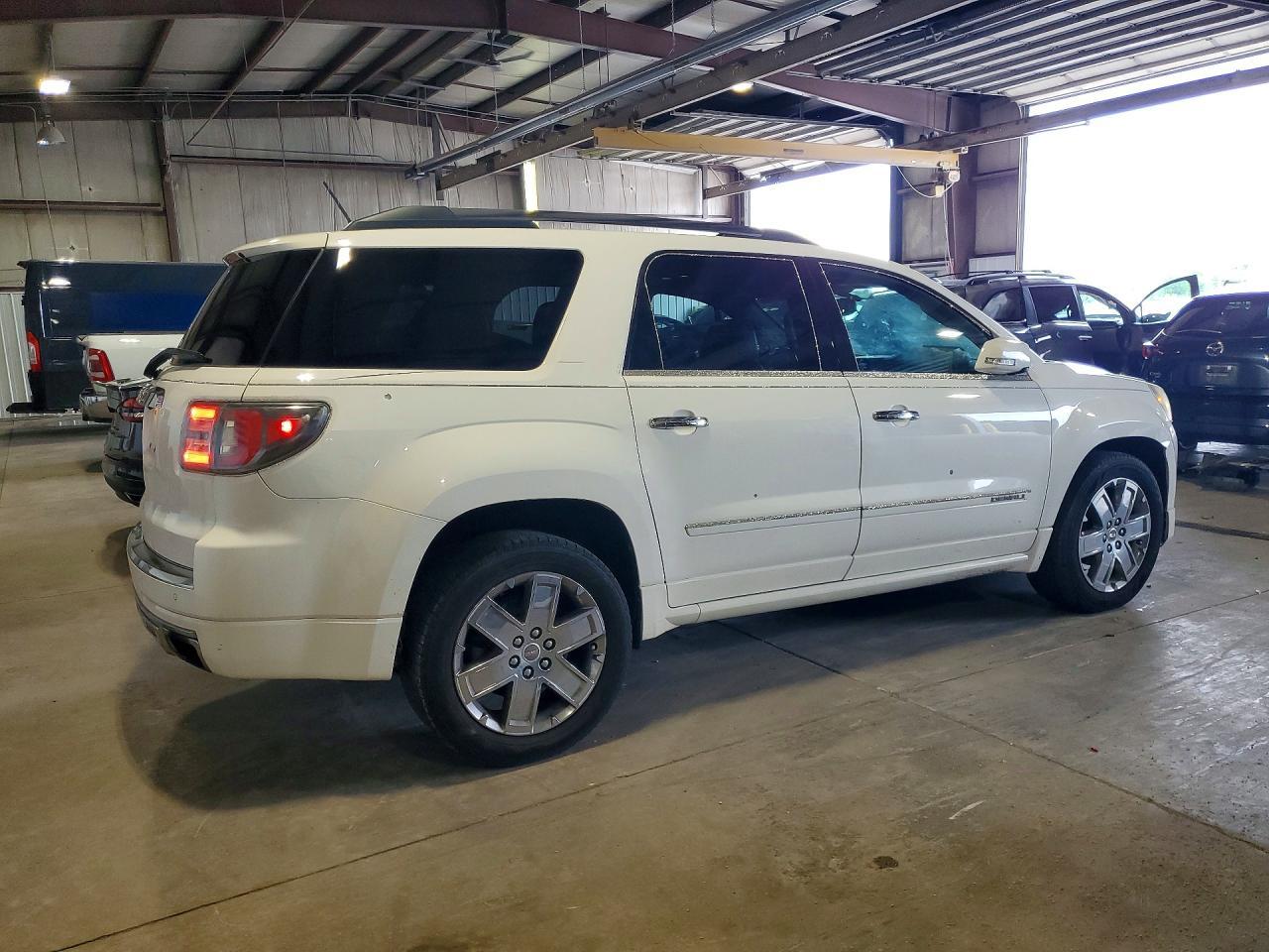2013 GMC Acadia Denali - Фото 3